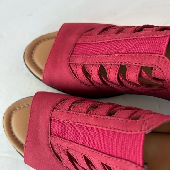 Comfortiva NIB Red Leather Peep Toe sling back - Picture 6 of 10